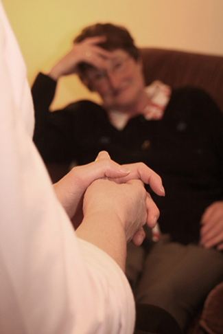 In an individual therapy session, a client works one-on-one with a trained therapist. (credit: Alan Cleaver) A photograph depicting a woman in a therapy session with her therapist is shown.